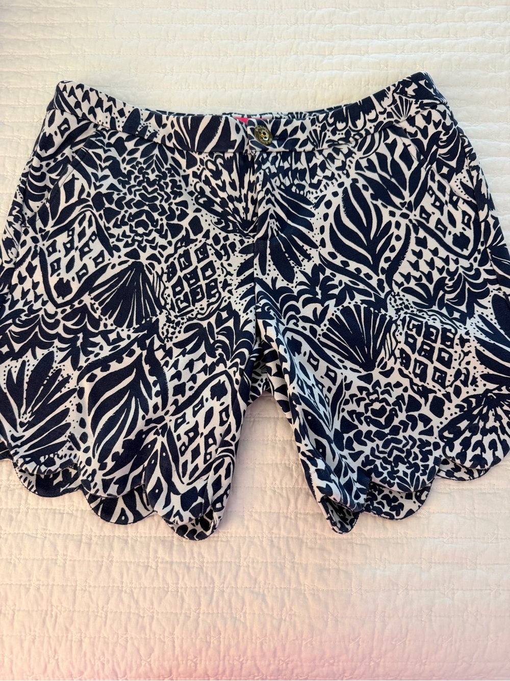Lilly Pulitzer Navy & White Scalloped-Hem Printed Bermudas